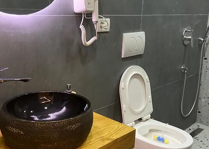 Luli Strumi Konukevi Berat