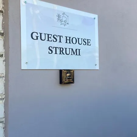 Luli Strumi *